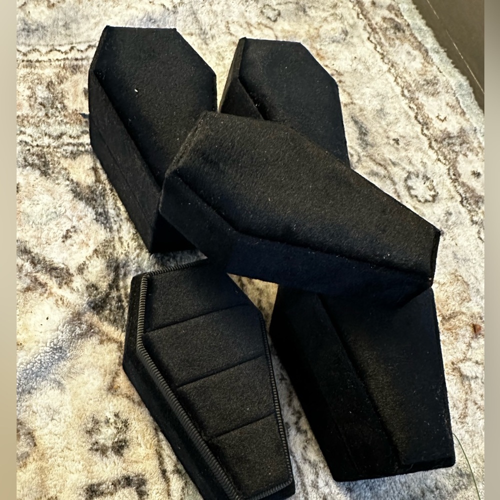 NEW Set of 4 velvet coffin shape ring box 3 slot